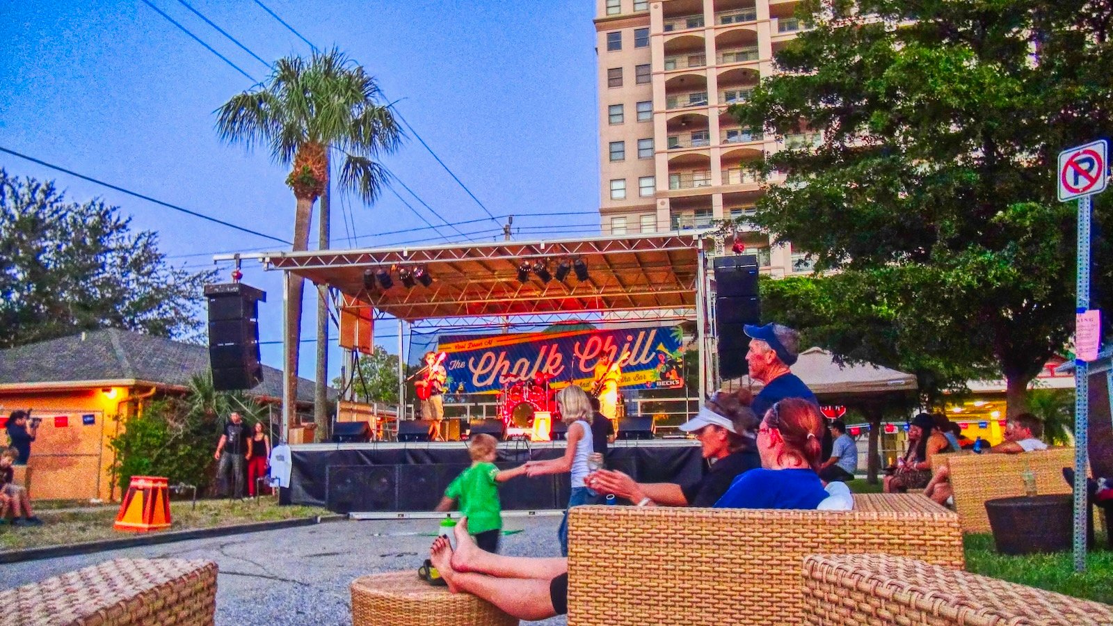 Kick back & enjoy the live music at The Chalk Grill at the 2012 Sarasota Chalk Festival