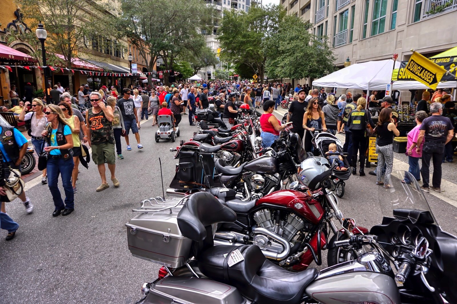 Thunder by the Bay Sarasota squeezes onto Main Street