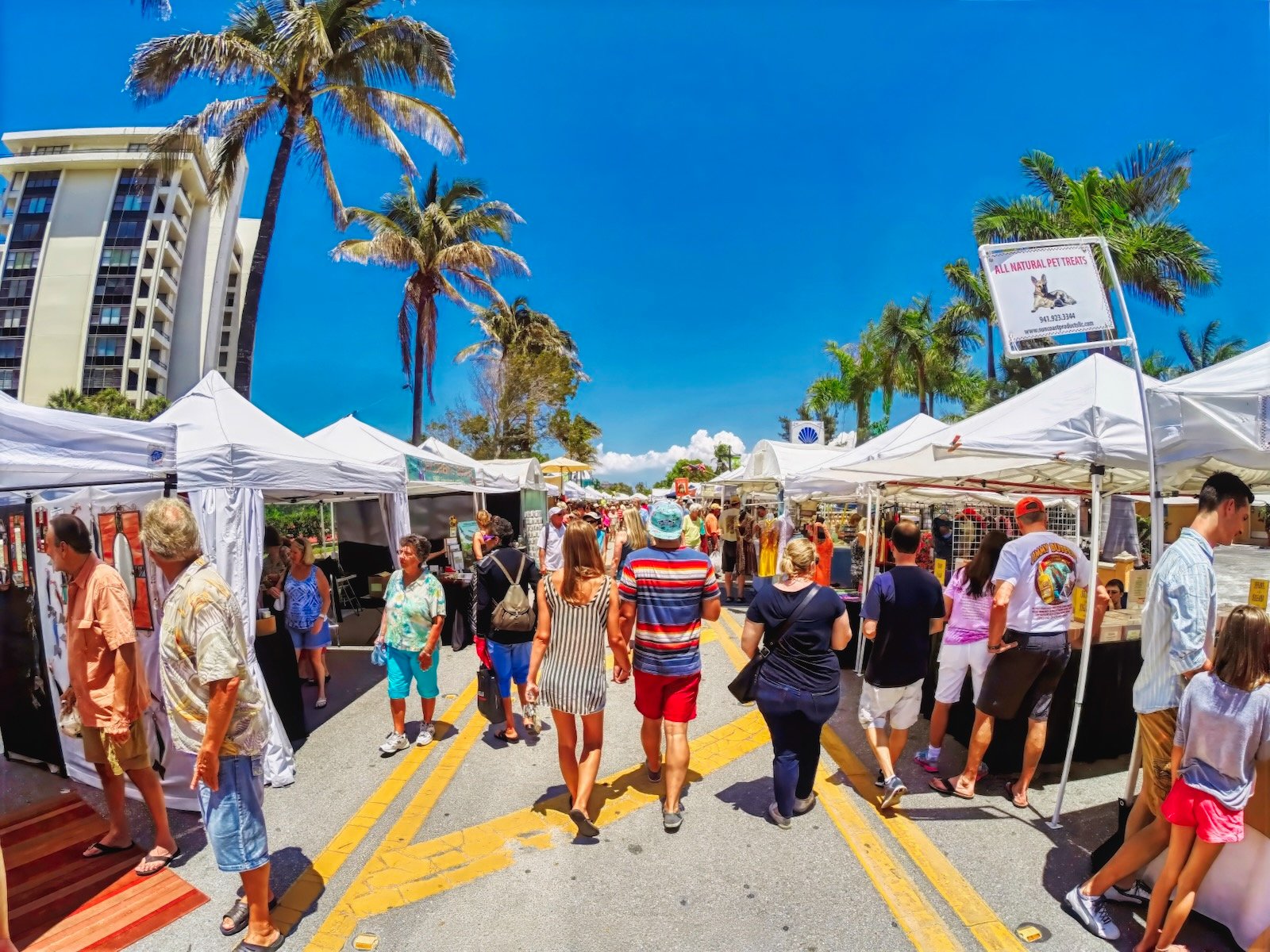 Art Festival lines Ocean Boulevard in the Siesta Village