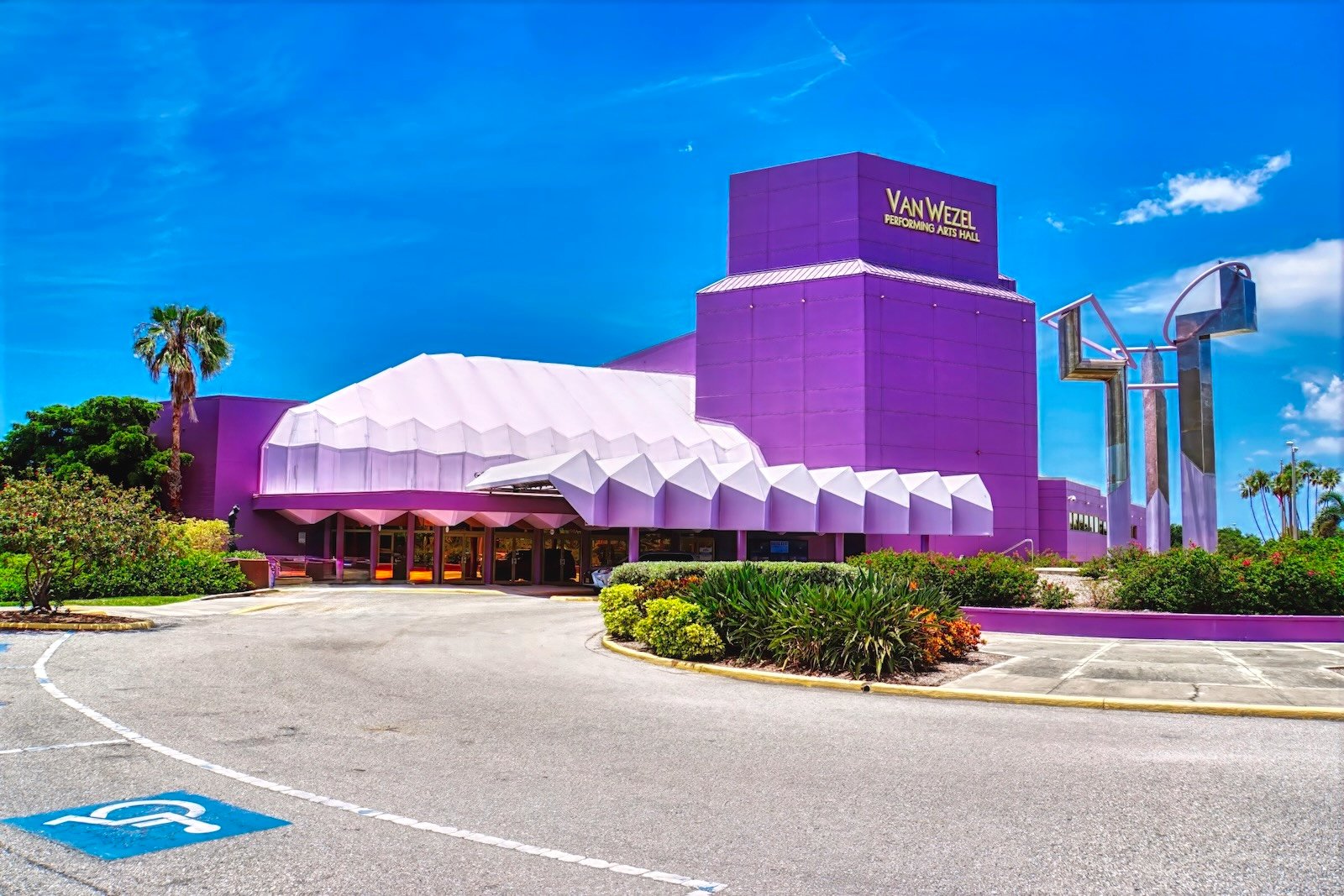 Van Wezel in sarasota exterior view