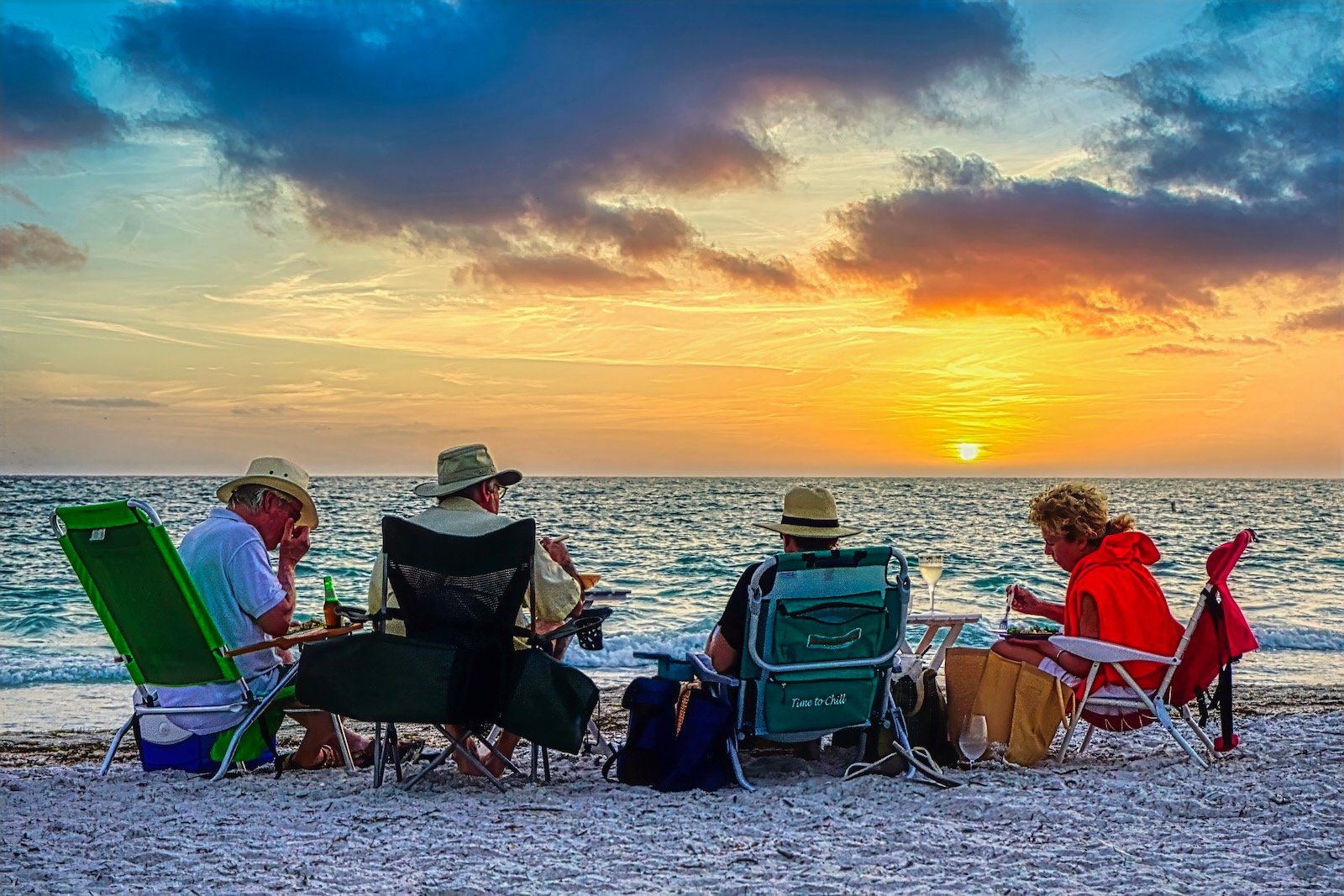 Free Things to Do at Sarasota Beaches - dinner, wine, & a show at the water's edge