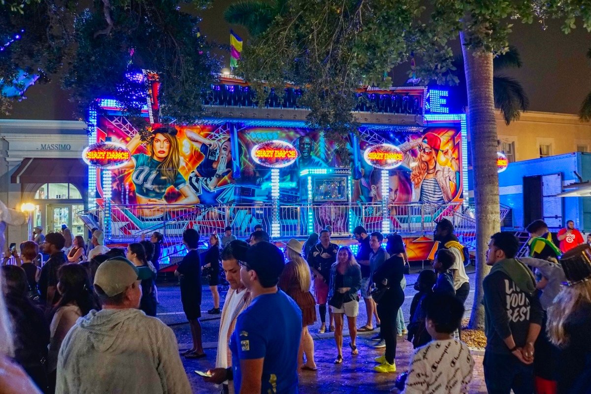 DSC02122 carnival sarasota