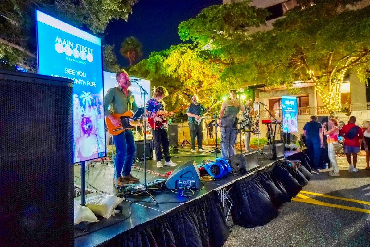 DSC07313 Fresh Fridays in Downtown Sarasota featuring Society Hill of Foreman Productions