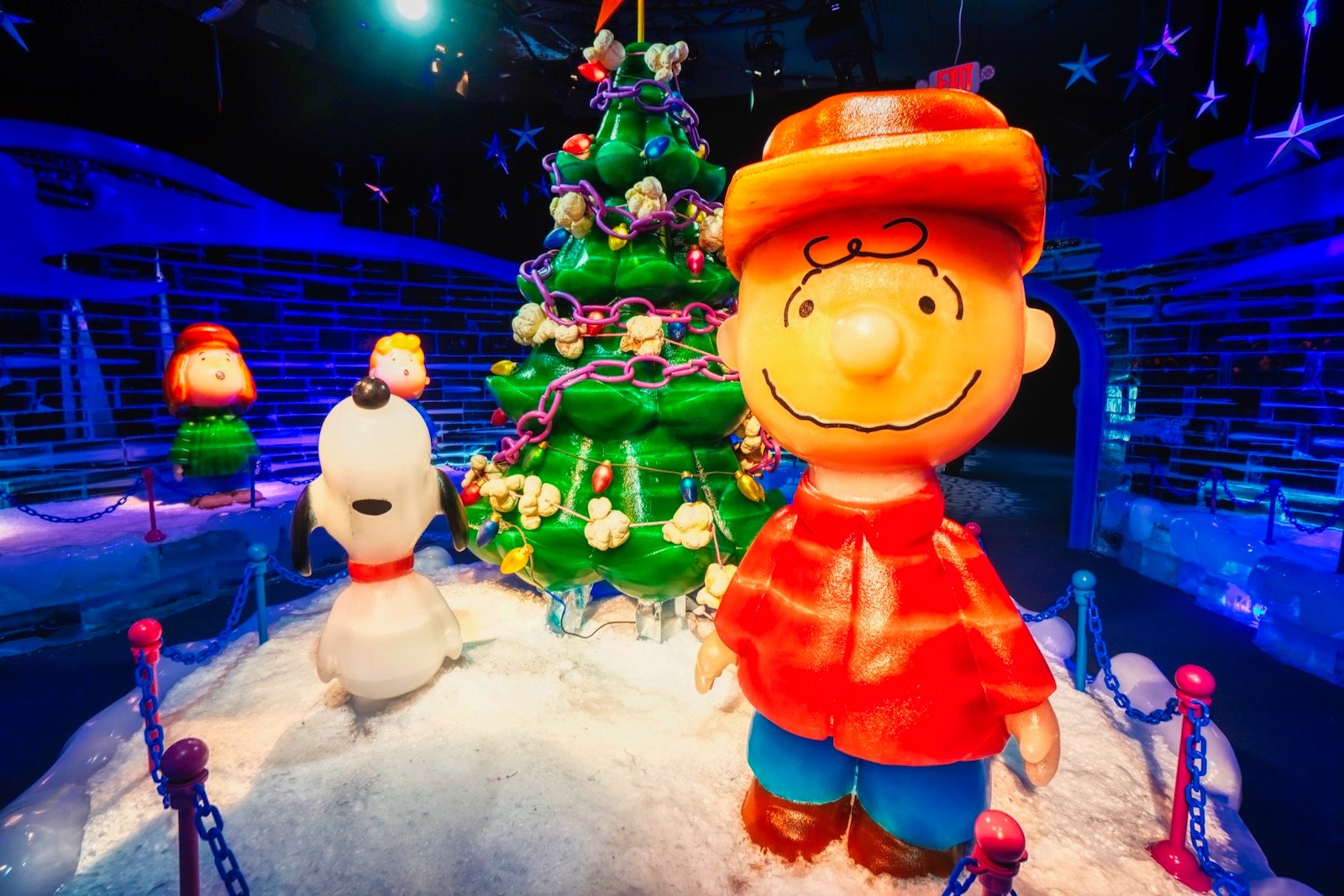 gaylord palms christmas - ice! charlie brown 19