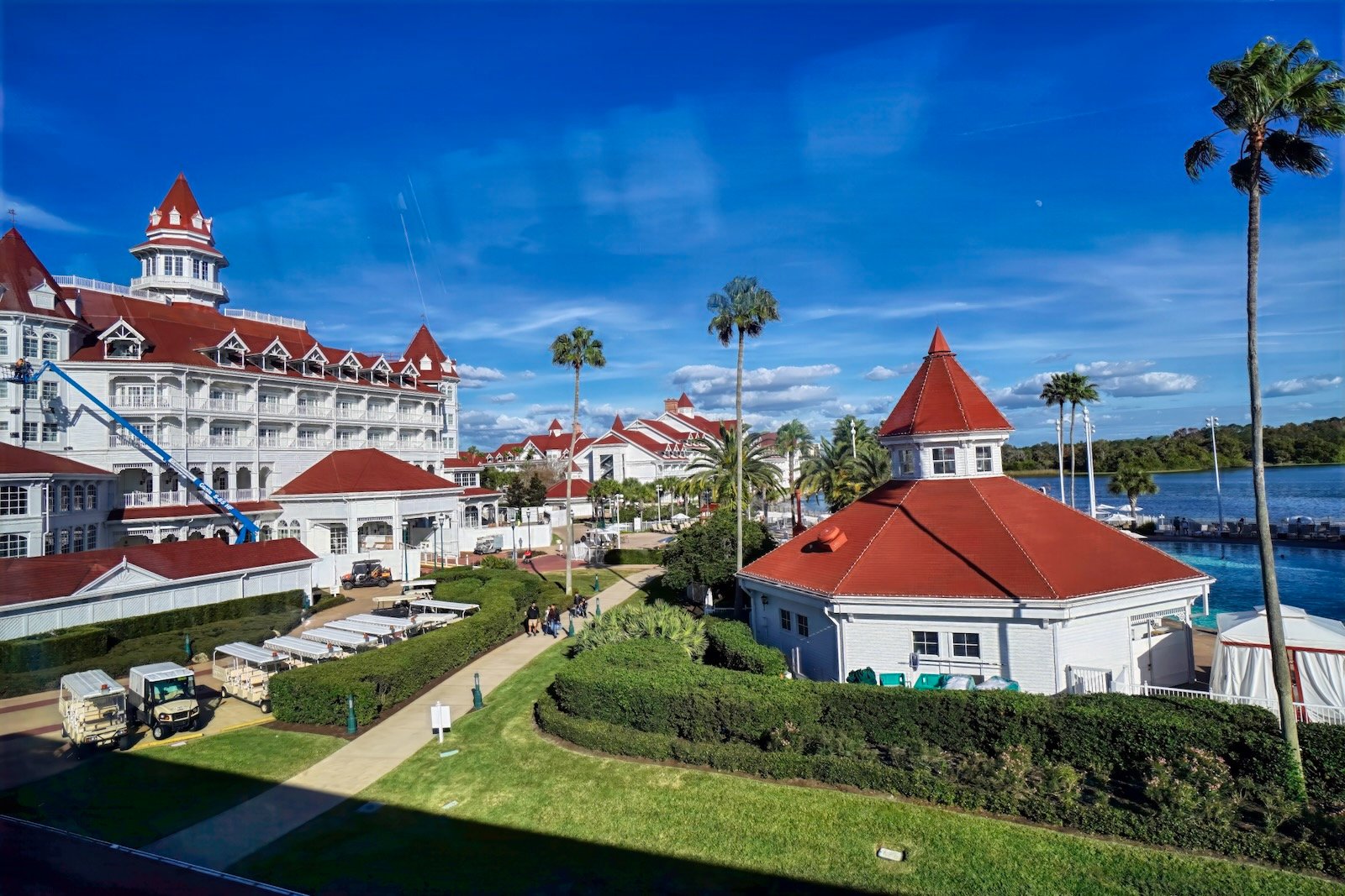 disney resorts at christmas - grand floridian 6