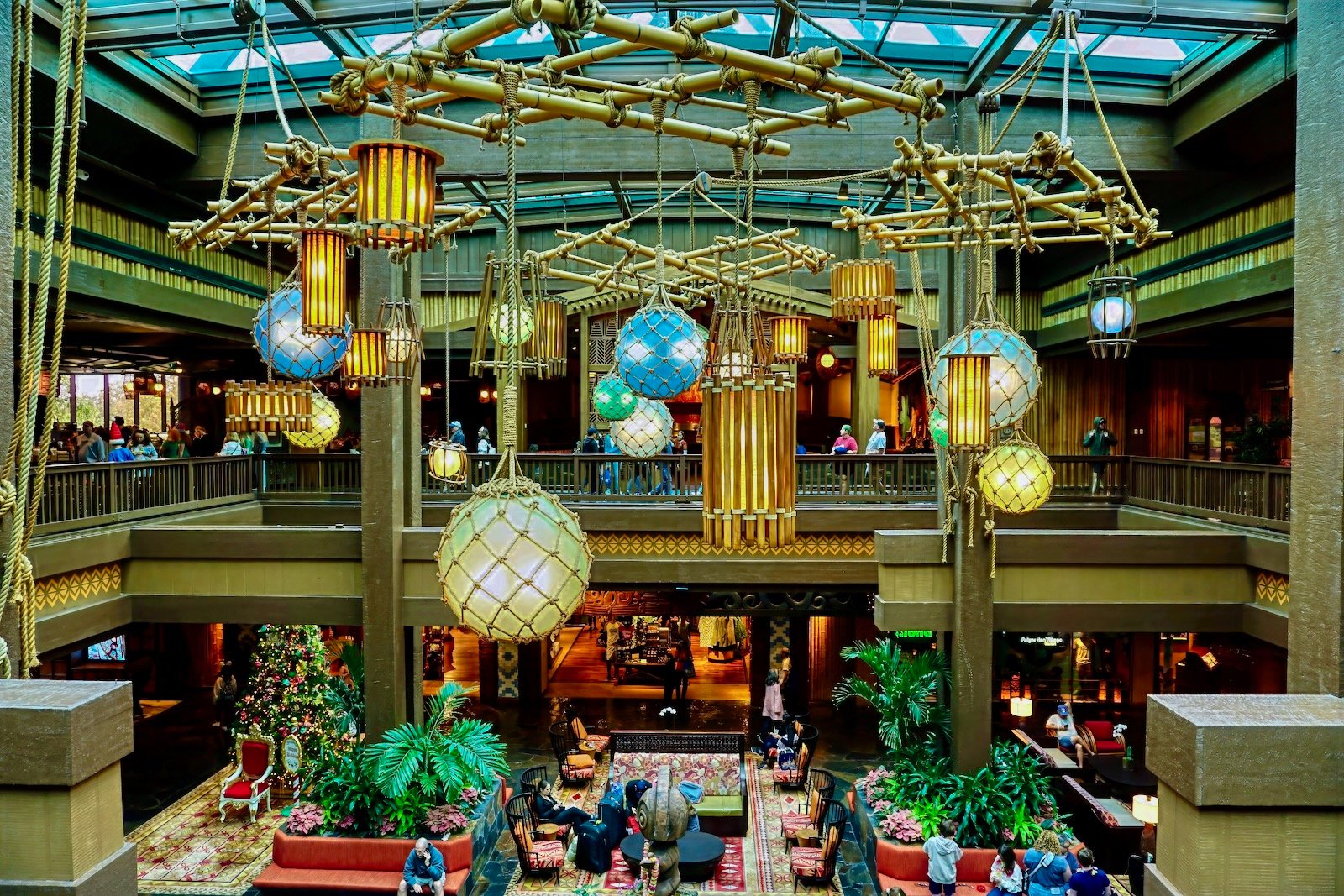 disney resorts at Christmas - Polynesian