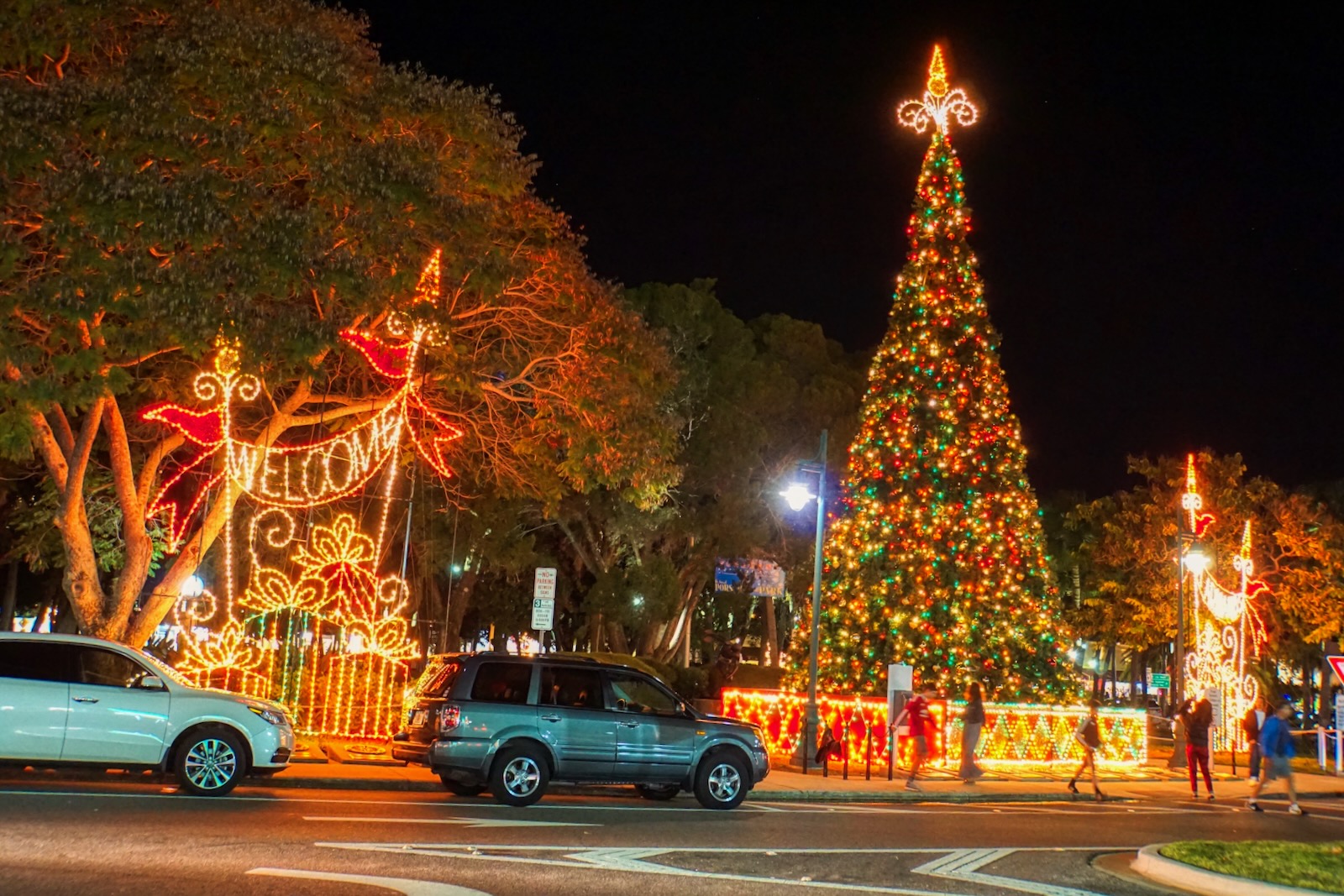 Sarasota St Armands Circle at Christmas
